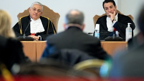  Processo vaticano, Becciu: in Sardegna la mia è stata carità, non sono un corrotto