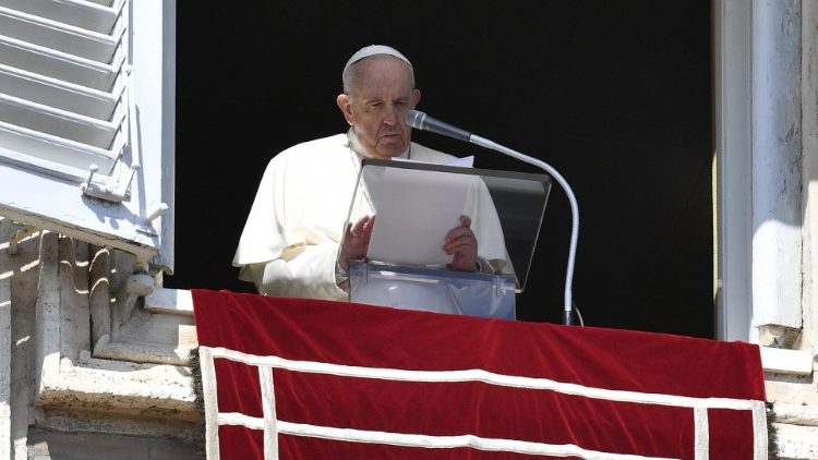Папа Франциск на площади Святого Петра (Angelus, 20 марта 2022 г.)
