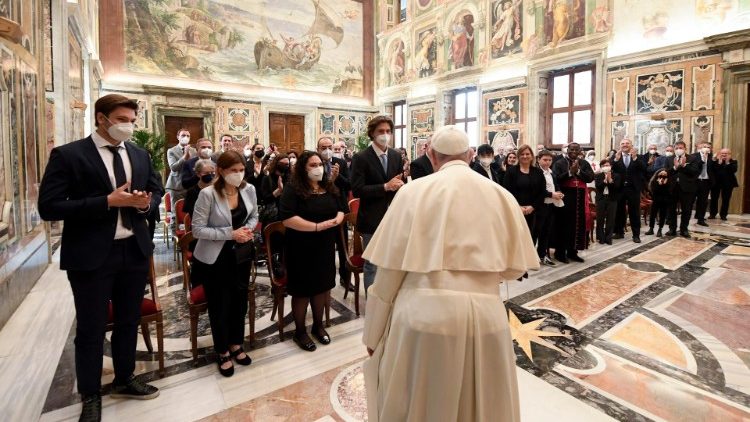 Папа Франциск на встрече с делегатами гуманитарной организации «Я жаждал» (21 марта 2022 г.)