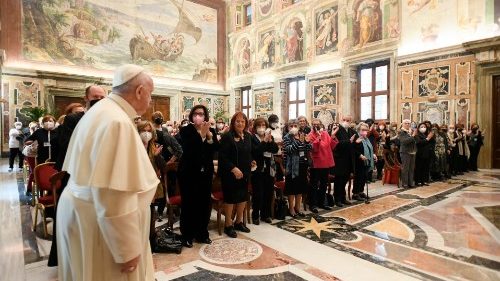 Папа: женщины в силах превратить логику превосходства в логику служения