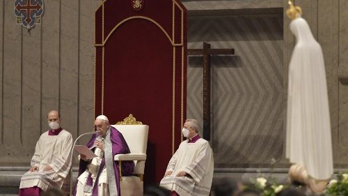 O Papa a Nossa Senhora: que cesse esta "guerra cruel e insensata que ameaça o mundo"