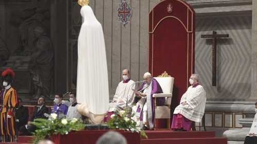 Papež: Sami nedokážeme vyřešit rozpornost dějin ani svého srdce