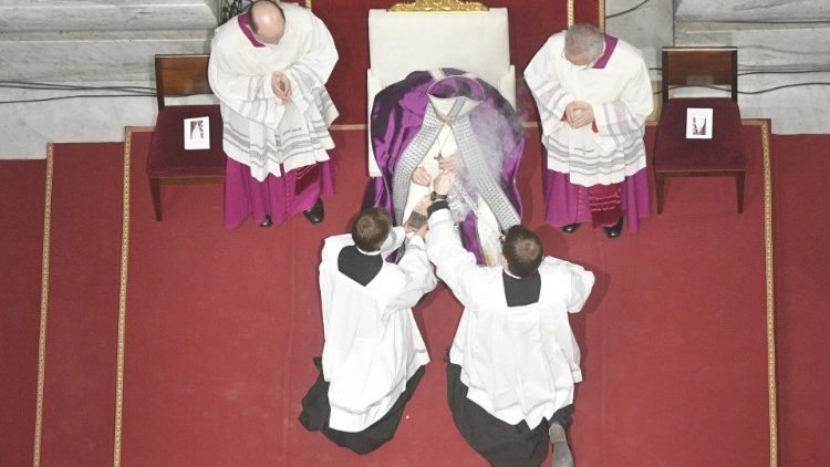 Una immagine della cerimonia nella Basilica di San Pietro