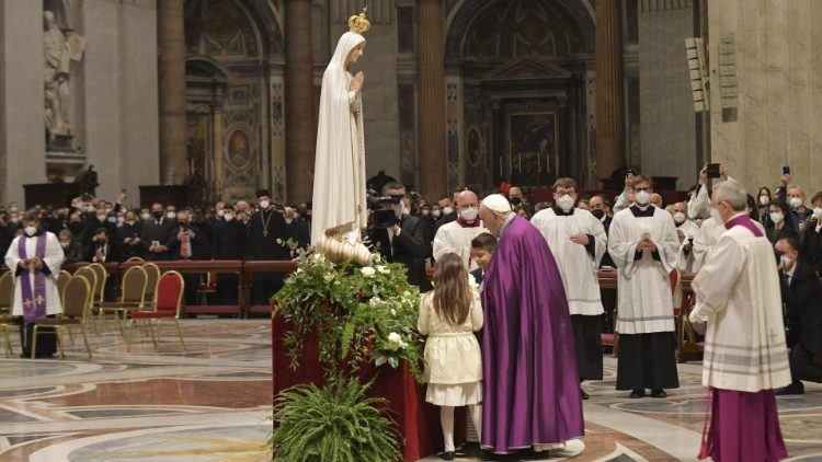 Popiežius paaukojo Ukrainą ir Rusiją Nekaltajai Marijos Širdžiai