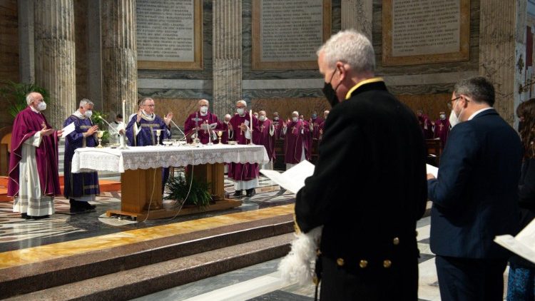 Cardinal Pietro Parolin officiating Mass in the Basilica of St. Paul Outside-the-Walls for the 40th anniversary of full diplomatic relations between the UK and the Holy See