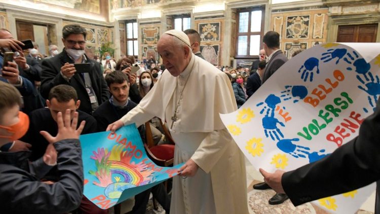 I doni dei più piccoli a Papa Francesco 