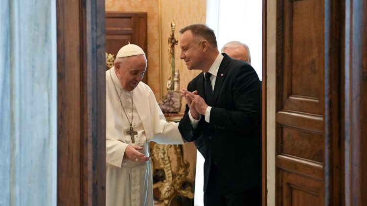 El presidente Duda se despide con aprecio del Papa