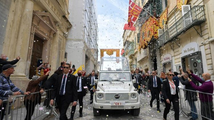 Francisco se dirige a la residencia del Presidente maltés, el Palacio del Gran Maestro