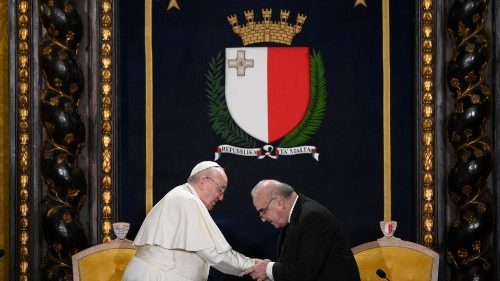 Il Papa: la gente ha sete di pace, non dell’aggressività infantile di qualche potente