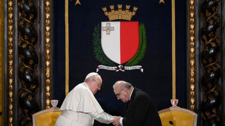 Papa Francisco com o presidente de Malta George Vella no Palácio Presidencial