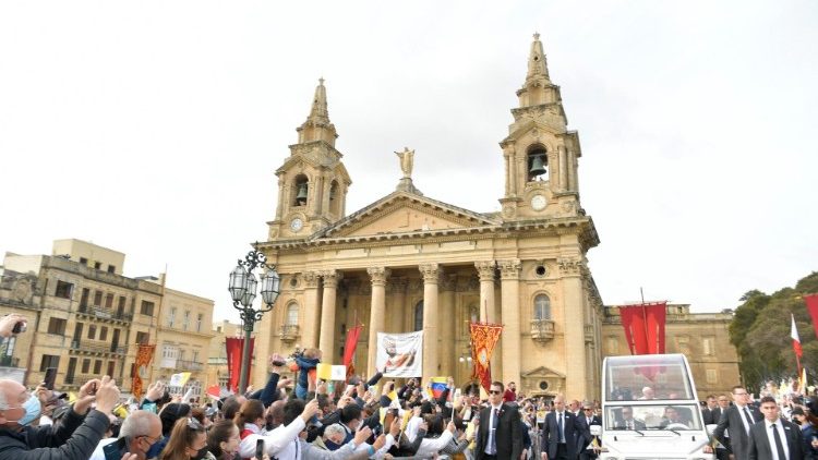 L'arrivo di Papa nel Piazzale dei Granai Floriana