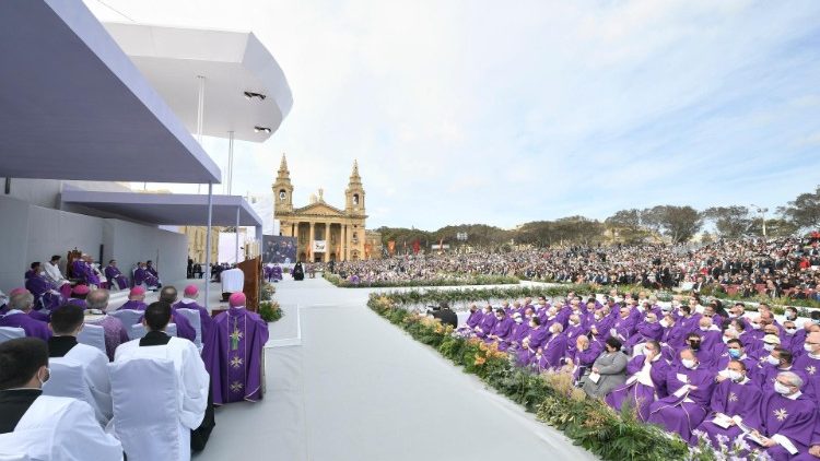 Misa  ya Papa Francisko huko Floriana, Valletta, Malta