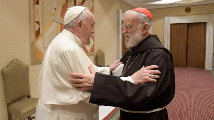 Il saluto di Papa Francesco al cardinale Raniero Cantalamessa