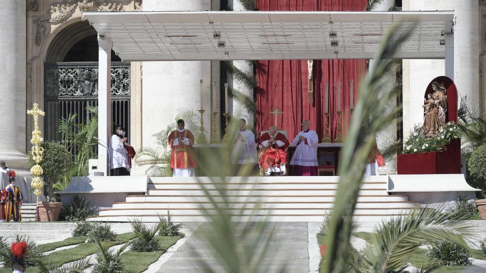 Missa do Domingo de Ramos na Praça São Pedro