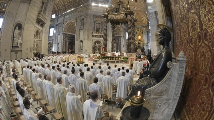 Baba Mtakatifu Francisko, ameungana na wakleri kutoka Lombardia, Kaskazini mwa Italia katika maadhimisho ya Siku ya Nane ya Mapadre Wazee na Wagonjwa Kutoka mkoa wa Lombardia. 