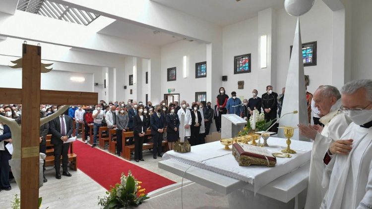 Slávenie v kaplnke väznice v Civitavecchii (14. apr. 2022)