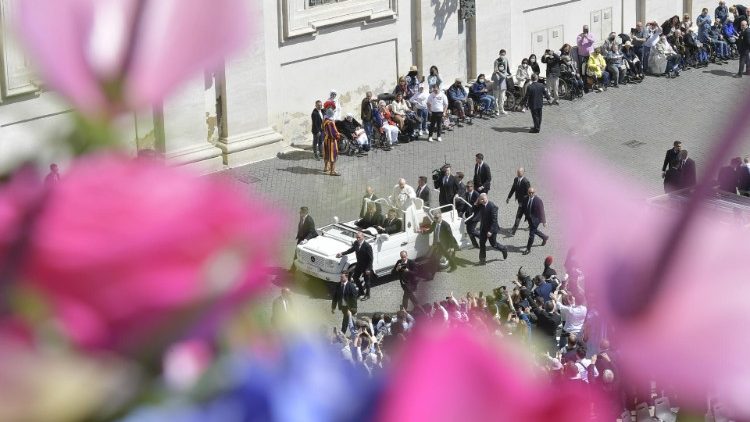 Messe de Pâques place Saint-Pierre, dimanche 17 avril 2022.