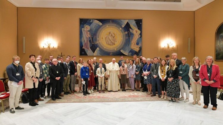 Ferenc pápa a Global Researchers Advancing Catholic Education Project küldöttségével