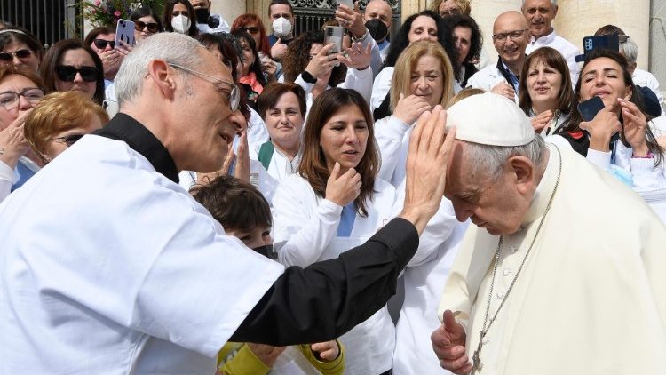 A pápára is ráfér az áldás