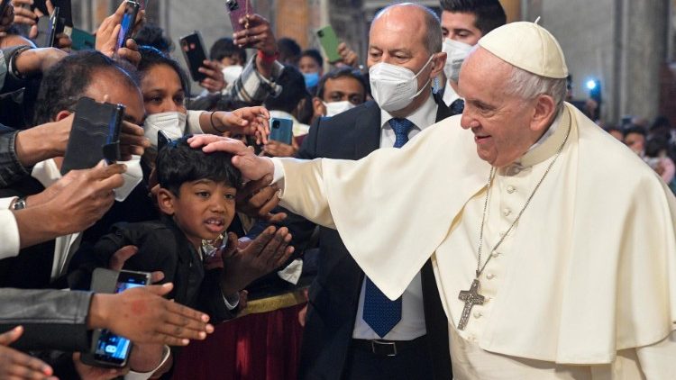 Папа Франциск на встрече с Ватикане с верующими из Шри-Ланки (24 апреля 2022 г.)