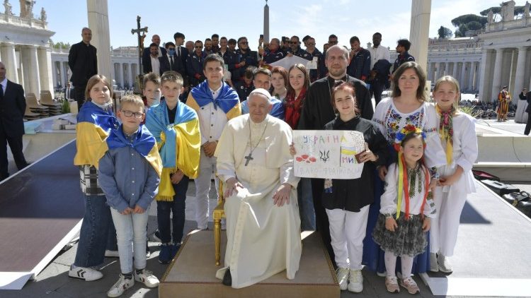Ferenc pápa ukrán zarándokokkal az általános audiencián