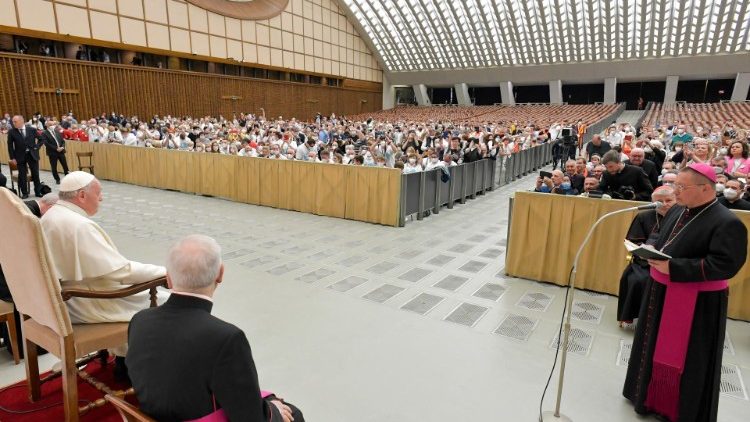 Папа Франциск на встрече с паломниками из Лодзи (28 апреля 2022 г.)