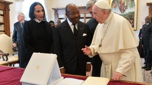 Le Pape François reçoit le président du Gabon