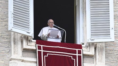 Папа закликав відкрити безпечні гуманітарні коридори з «Азовсталі»