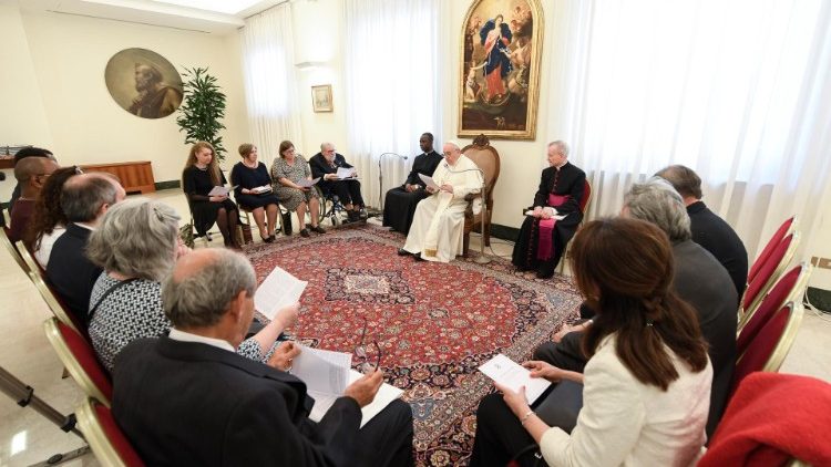 Popiežius padėkojo vaistininkams už pagalbą žmonėms per pandemiją