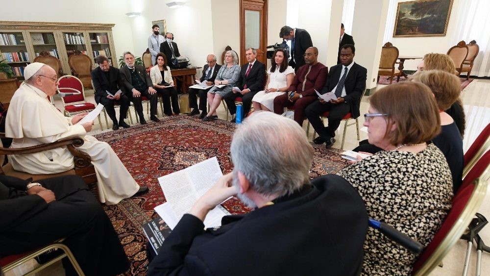 Papa Francisco com membros da Federa??o Internacional de Farmacuticos Catlicos  