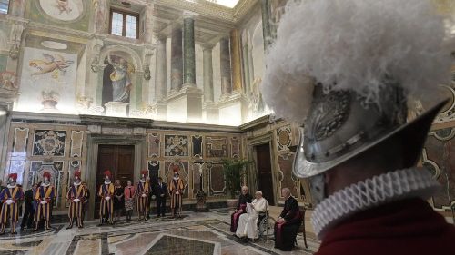 Il Papa alle Guardie Svizzere: vivete il servizio come fratelli