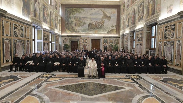 Святейший Отец на встрече с руководителями и студентами Папского литургического института (Ватикан, 7 мая 2022 г.)