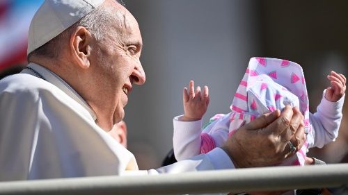 Papst Franziskus: Den Rosenkranz für den Frieden beten