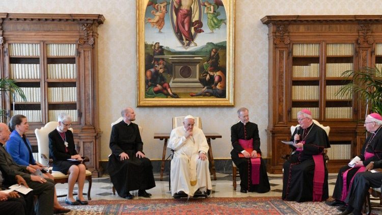 Ferenc pápa az Anglikán-Katolikus Nemzetközi Bizottság tagjaival a Vatikánban