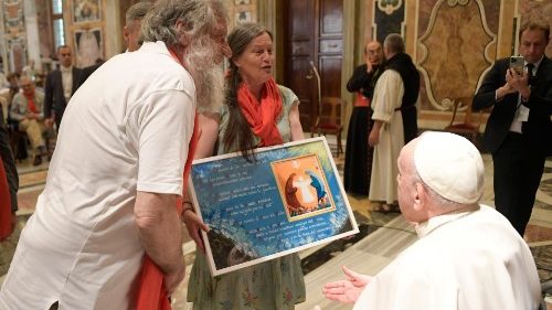 Papst: Lasst uns von Charles de Foucauld und Marie Rivier lernen