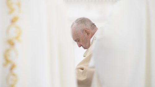 Il Papa: nel mondo tante guerre e tensioni, i nuovi Santi ispirino vie di dialogo
