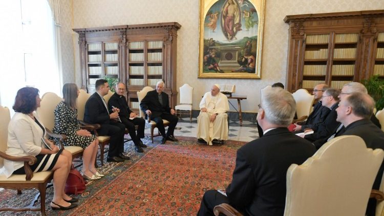 Popiežiaus susitikimas su jėzuitų leidinių redaktoriais 2022 05 19