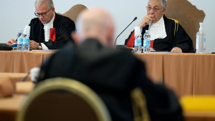  La audiencia del juicio sobre la gestión de los fondos de la Santa Sede en la sala multifuncional de los Museos Vaticanos (foto de archivo)