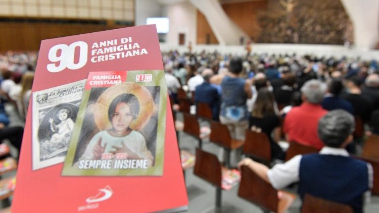 Аудиенция Папы Франциска сотрудникам итальянского журнала Famiglia Cristiana (Ватикан, 21 мая 2022 г.)