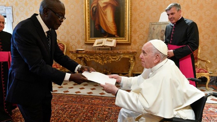 Franziskus an diesem Freitag mit dem neuen Botschafter des Kongo