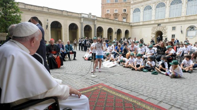 Papa Francisko akutana na Washiriki wa Treni ya watoto