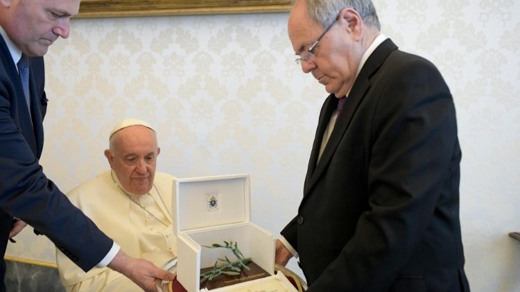 Pope Francis gives Dani Dayan an olive branch 