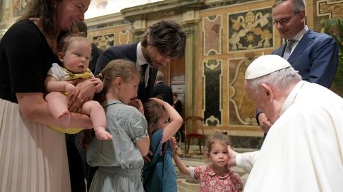 Papež varuje před nízkou porodností v Evropě: Více dětí pro udržitelný rozvoj