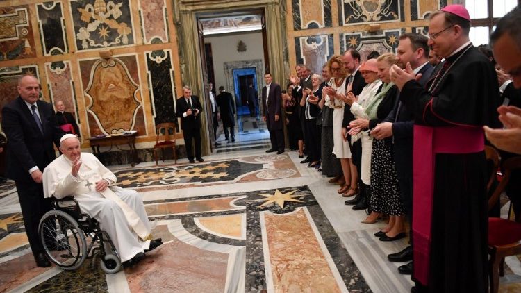 Il Papa saluta i membri della Fafce