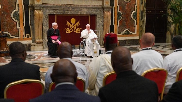 Папа Франциск на встрече с участниками Генерального капитула Миссионеров Африки (Ватикан, 13 июня 2022 г.)