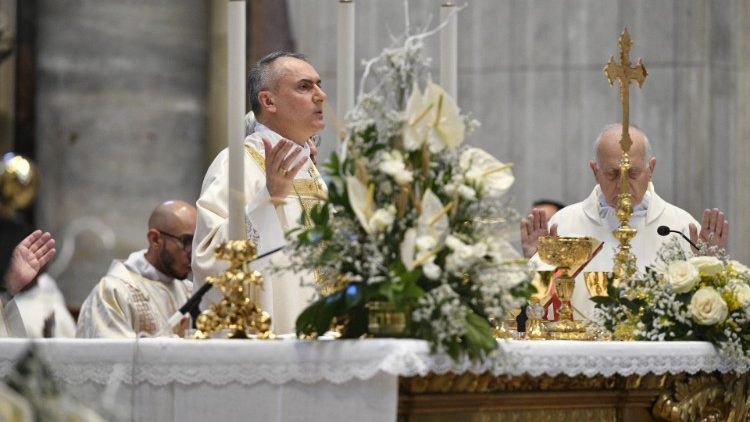 Cardinal Mauro Gambetti celebrates Mass on the Solemnoity of Corpus Christi