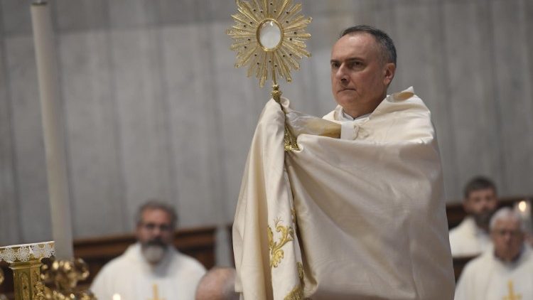 Cardinal Mauro Gambetti celebrates Mass on the Solemnity of Corpus Christi