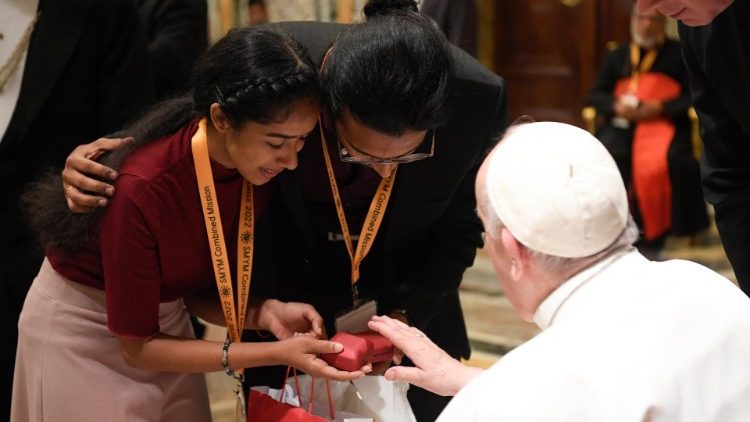 Pope meeting the 'Syro-Malabar Youth Leaders Conference'