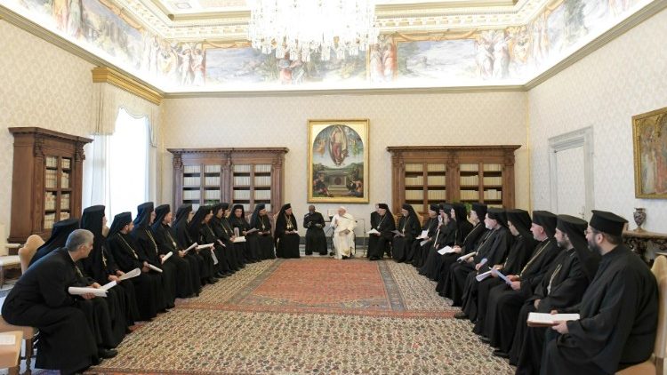 البابا فرنسيس يستقبل أعضاء سينودس أساقفة الكنيسة البطريركية للروم الملكيين الكاثوليك