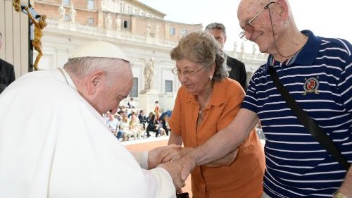 Папа: свидетельствовать о Христе даже в старческой немощи